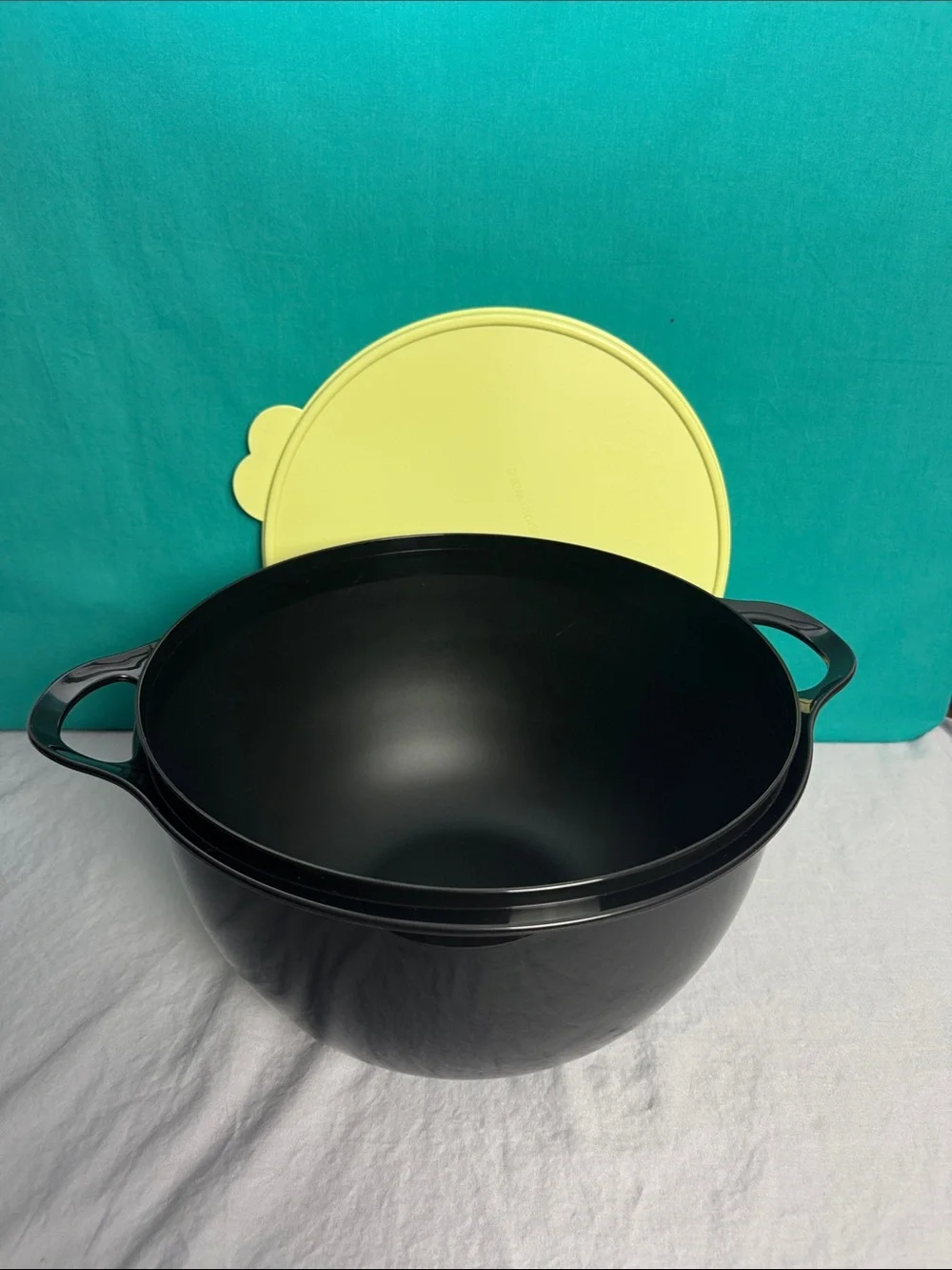 Tupperware new 42